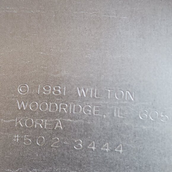 Vintage 1981 Wilton Aluminum Little Lamb Cake Pan Baking Mold #502-3444 - Picture 5 of 5